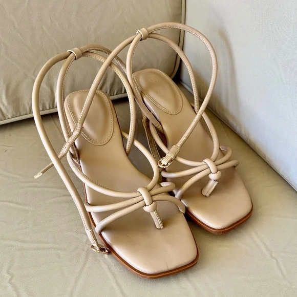 Strappy Thong Gladiator Low Kitten Heel Sandals, Size 7 - Picture 4 of 6